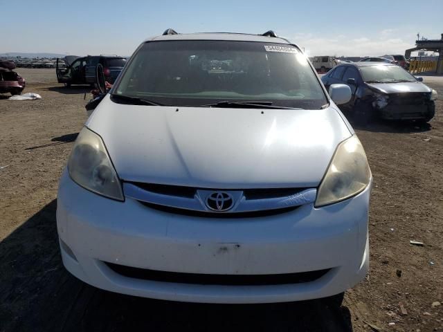 2010 Toyota Sienna XLE