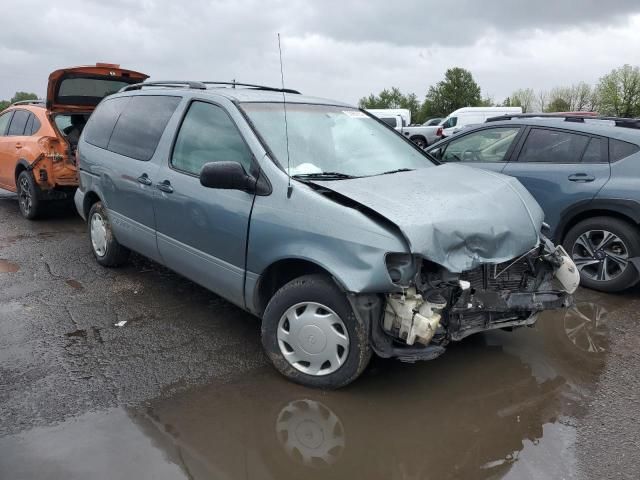 1999 Toyota Sienna LE