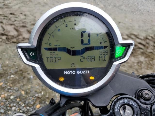 2022 Moto Guzzi V7 Stone