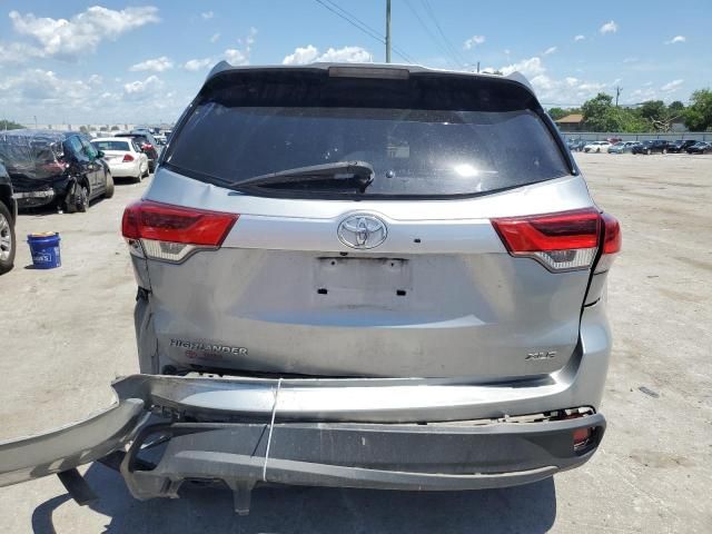 2017 Toyota Highlander SE