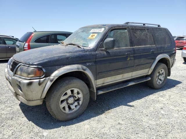 2002 Mitsubishi Montero Sport XLS