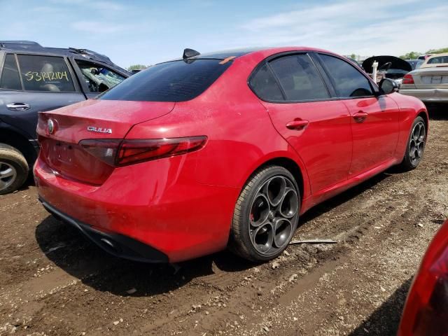 2022 Alfa Romeo Giulia Super