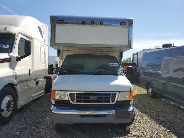 2006 Ford Econoline E450 Super Duty Cutaway Van