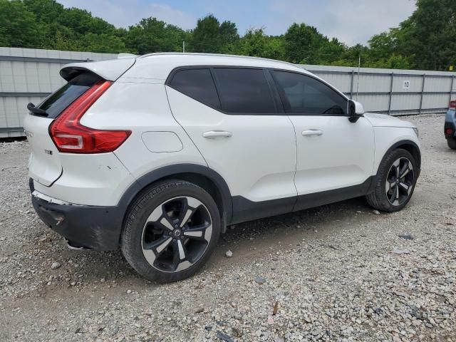 2019 Volvo XC40 T5 Momentum