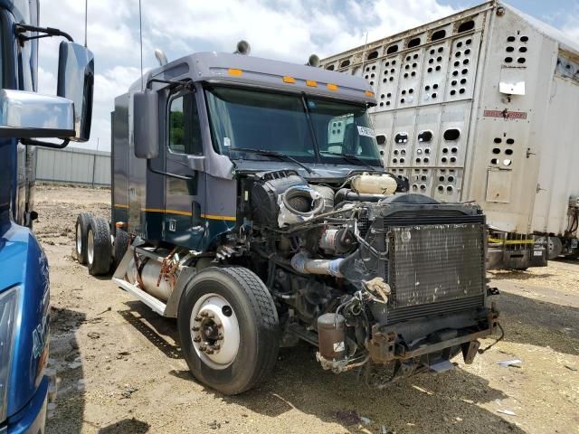 2001 Freightliner Medium Conventional CST120