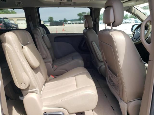 2016 Chrysler Town & Country Touring L