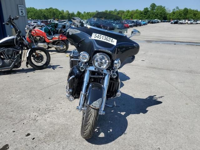 2013 Harley-Davidson Flhtcuse CVO Ultra Classic Electra Glide