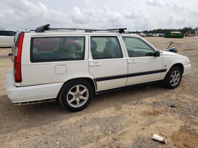 2000 Volvo V70 Base