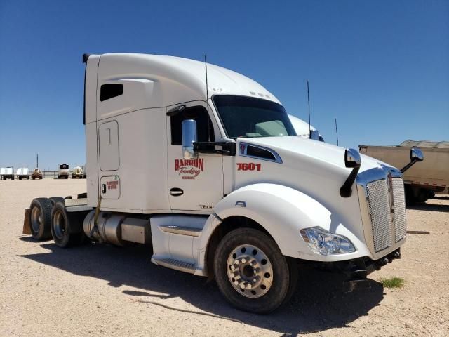 2018 Kenworth Construction T680