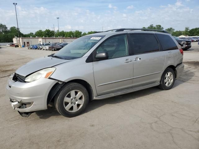 2004 Toyota Sienna CE