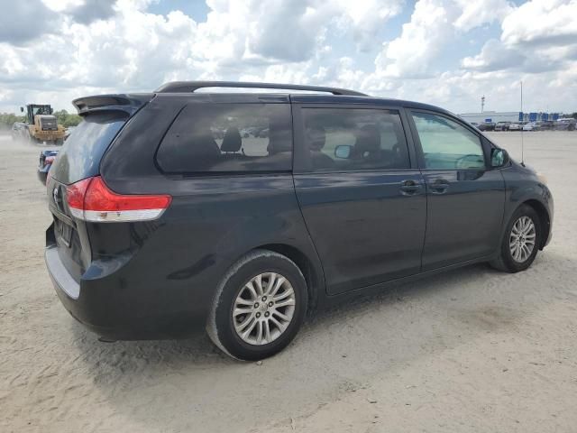 2012 Toyota Sienna XLE