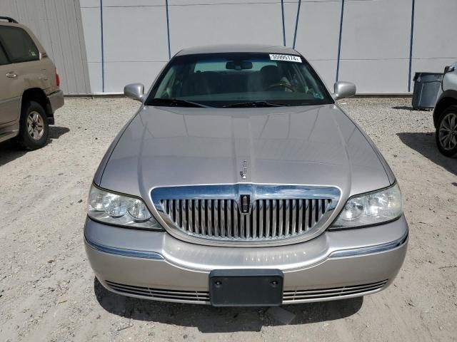 2010 Lincoln Town Car Signature Limited