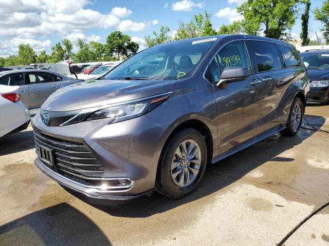 2021 Toyota Sienna XLE