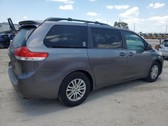 2014 Toyota Sienna XLE