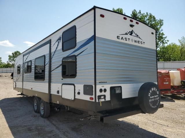 2019 East Manufacturing Trailer