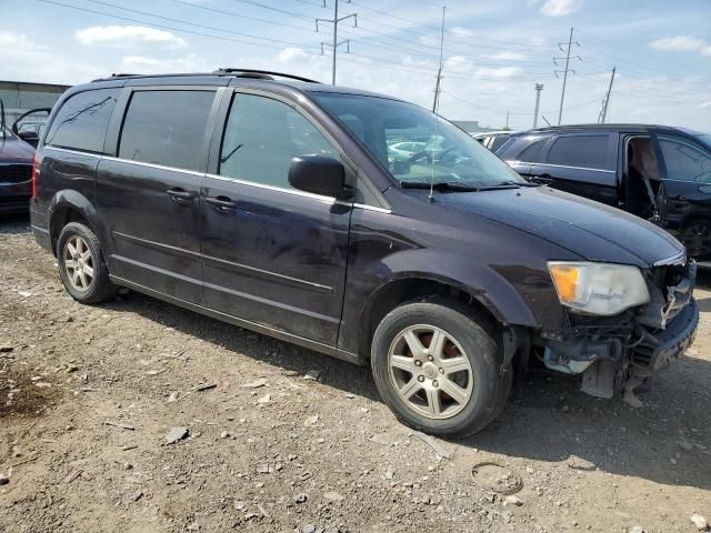 2010 Chrysler Town & Country LX