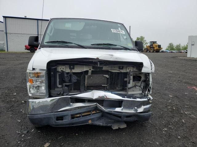 2011 Ford Econoline E350 Super Duty Wagon