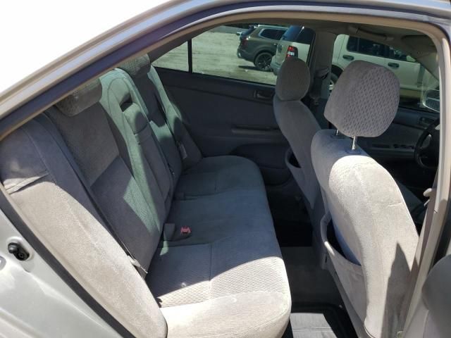 2004 Toyota Camry LE