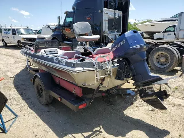 1982 Land Rover 1982 Landau Boat CO Boat