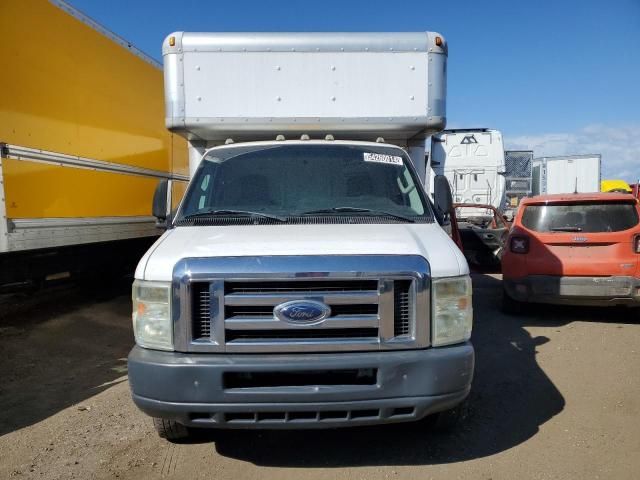 2009 Ford Econoline E450 Super Duty Cutaway Van