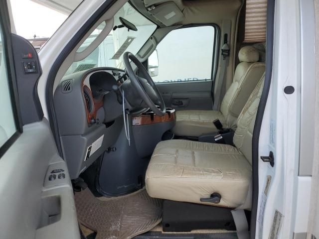 2007 Ford Econoline E450 Super Duty Cutaway Van