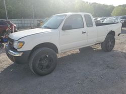 Salvage cars for sale from Copart Hurricane, WV: 2000 Toyota Tacoma Xtracab