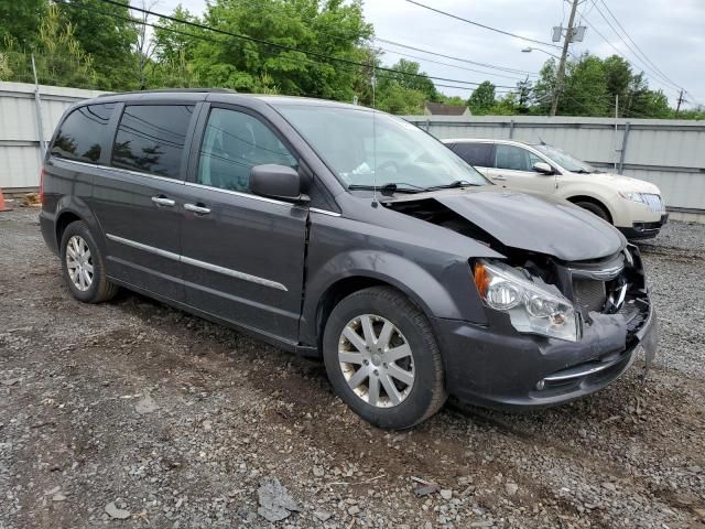 2016 Chrysler Town & Country Touring