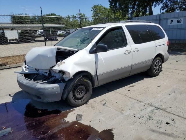 2002 Toyota Sienna CE