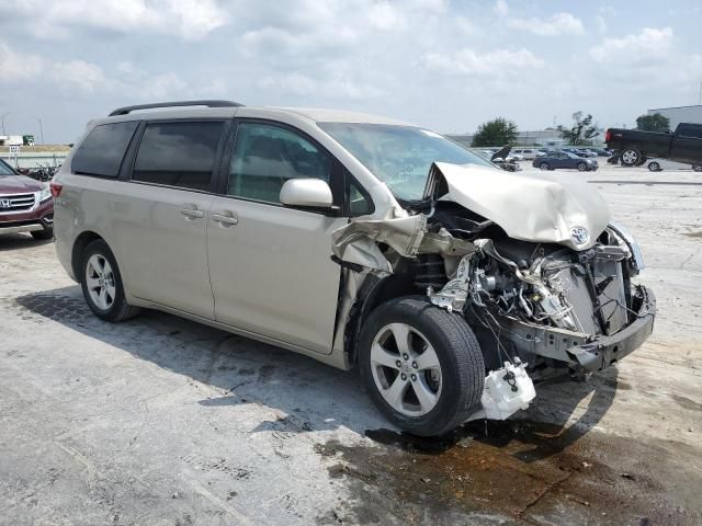 2017 Toyota Sienna LE