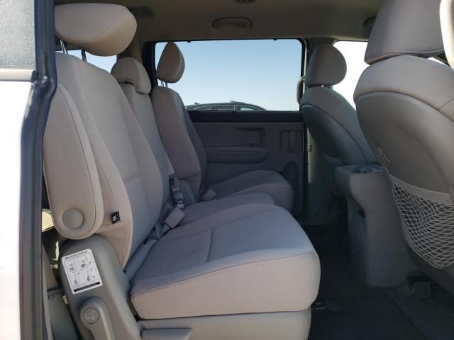 2015 KIA Sedona LX