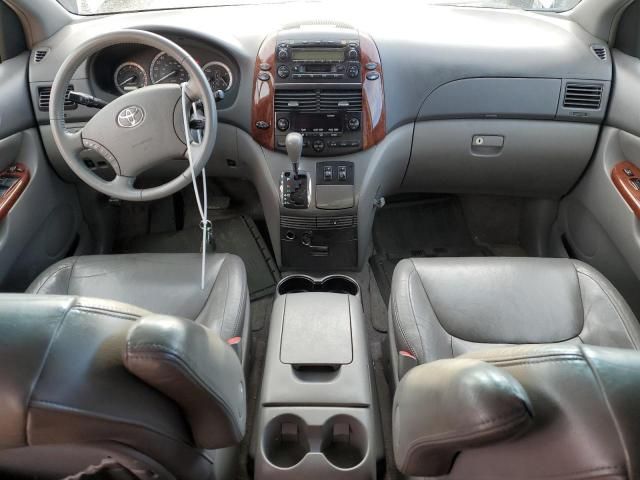 2005 Toyota Sienna XLE