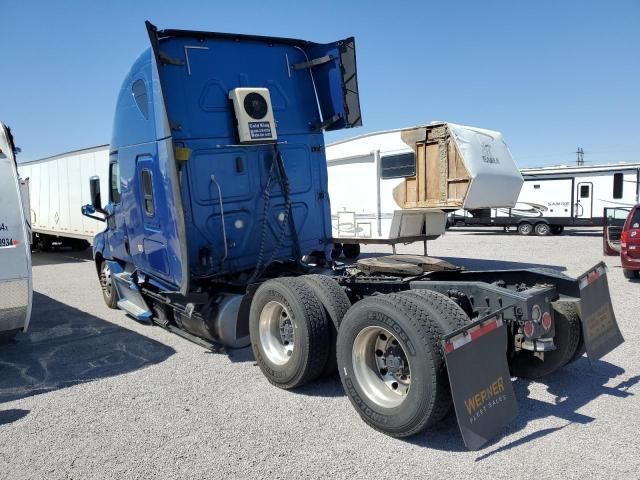 2019 Freightliner Cascadia 126