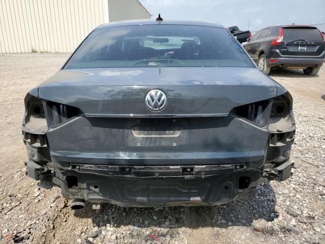 2017 Volkswagen Passat R-Line