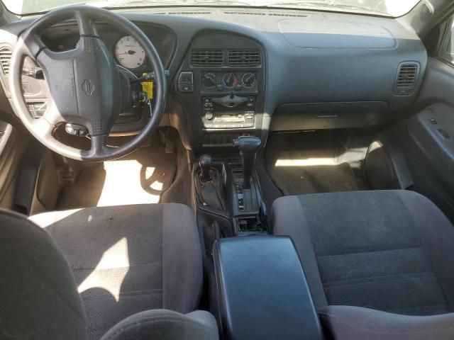 2000 Nissan Pathfinder LE