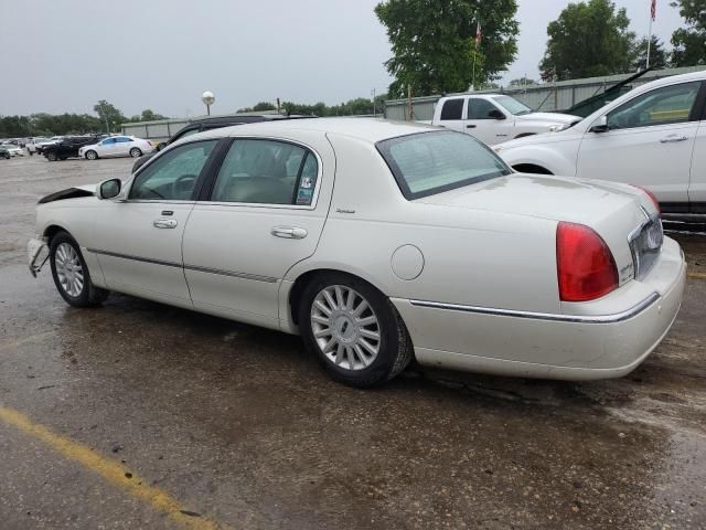 2005 Lincoln Town Car Signature