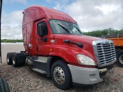 Salvage trucks for sale at Avon, MN auction: 2015 Freightliner Cascadia 125