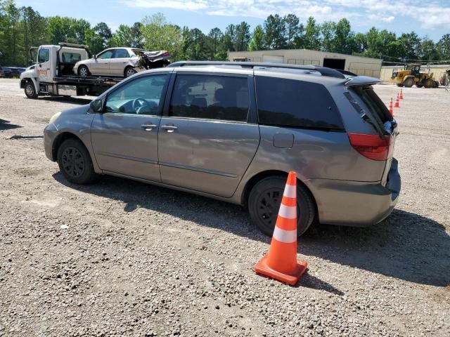 2004 Toyota Sienna CE