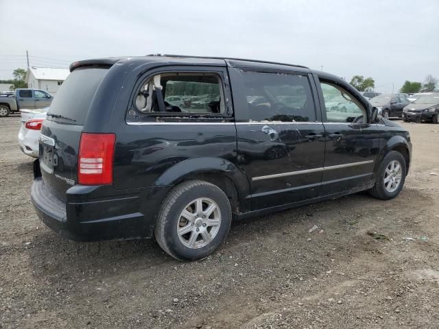 2010 Chrysler Town & Country Touring Plus