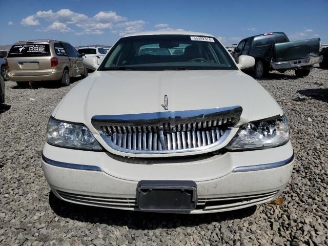 2005 Lincoln Town Car Signature