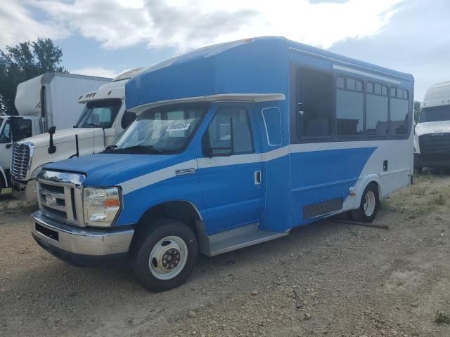 2014 Ford Econoline E350 Super Duty Cutaway Van