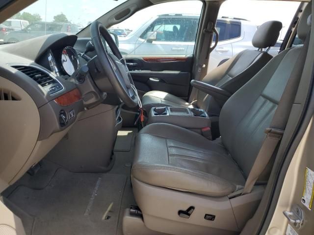 2013 Chrysler Town & Country Touring