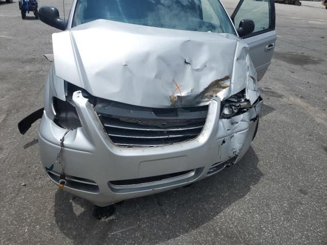 2005 Chrysler Town & Country LX