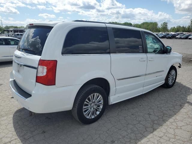 2015 Chrysler Town & Country Touring L