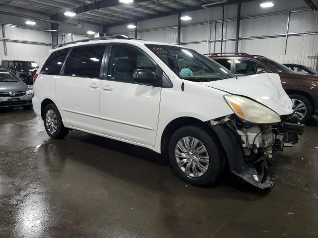 2004 Toyota Sienna CE