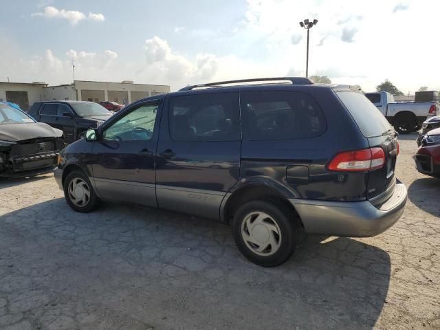 2001 Toyota Sienna LE