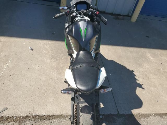 2022 Kawasaki EX650 N