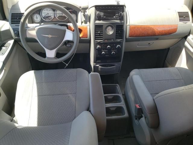 2008 Chrysler Town & Country LX