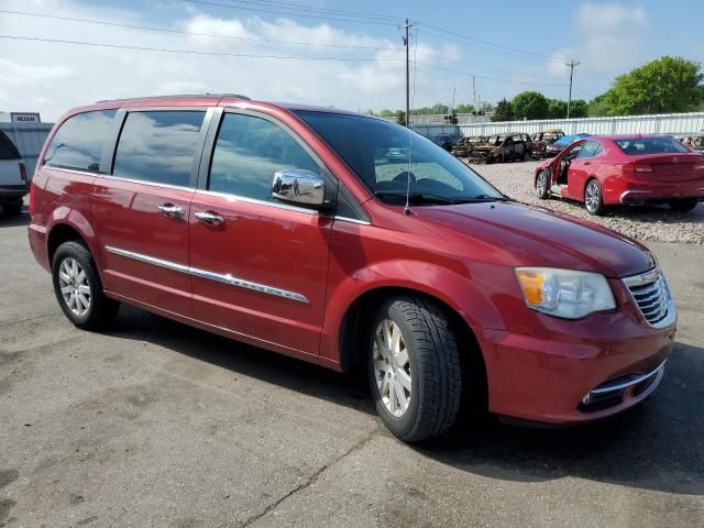 2012 Chrysler Town & Country Touring L