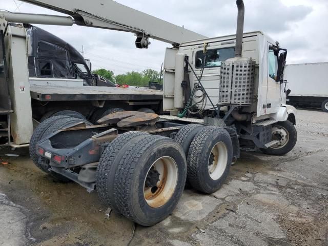 2013 Volvo VN VNL