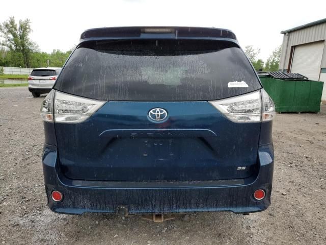 2011 Toyota Sienna Sport